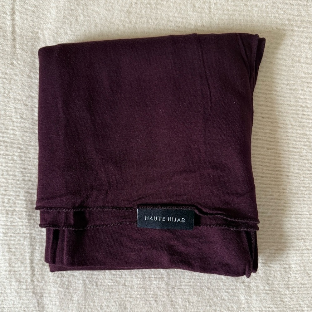 Haute Hijab burgundy jersey hijab